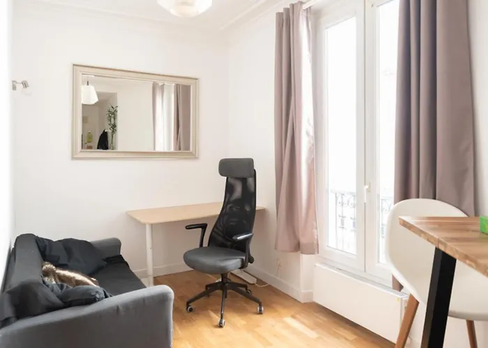 Small Comfortable Nest Near Montparnasse